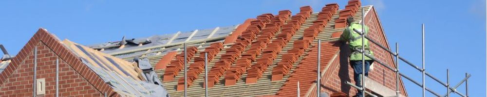 Nieuwe dakpannen plaatse in Raalte